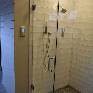 Gaberonne master bathroom