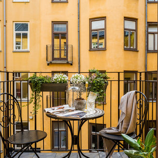 Idéer för att renovera en mellanstor skandinavisk balkong