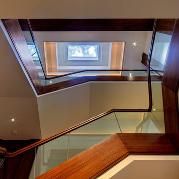 Lakeside Home Integrated with Luxury Technology