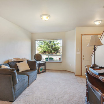 Favored Tacoma Townhome