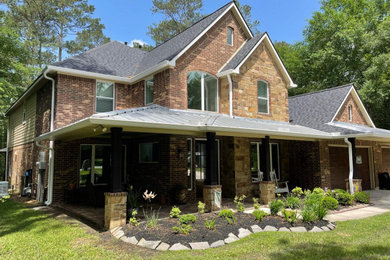 Inspiration for a transitional home design remodel in Houston