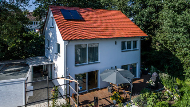 Modern Häuser by Lebensraum Gestaltung
