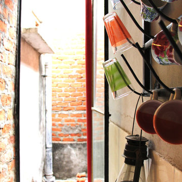 Industrial Kitchen Cups Holder