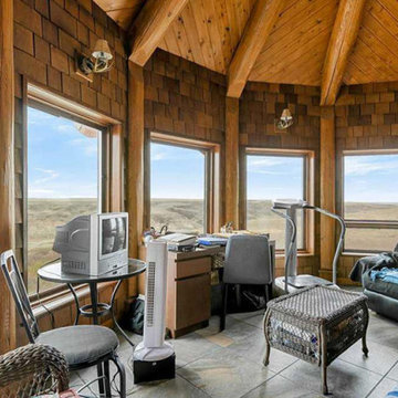 Bindloss Log Home & Getaway Cabin