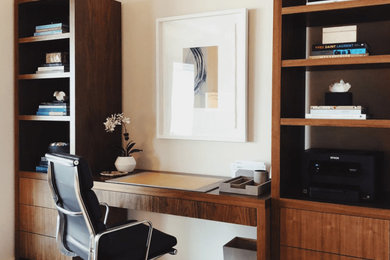Inspiration for a home office remodel in Hawaii