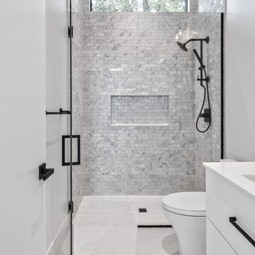 Grand Ridge Residence: Secondary Bath