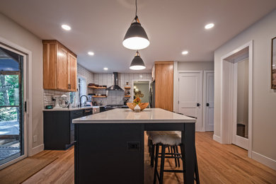 Example of a mid-sized trendy kitchen design in Detroit