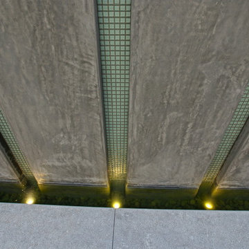 JENSEN COURTYARD: HERMOSA BEACH CA