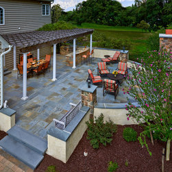 Wood Pergola with Composite Posts - Pergolas