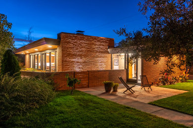Entryway - mid-century modern entryway idea in Denver