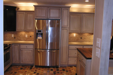 Elegant kitchen photo in Jackson