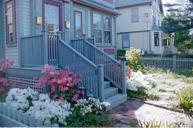 Inspiration for a traditional landscaping in Boston.