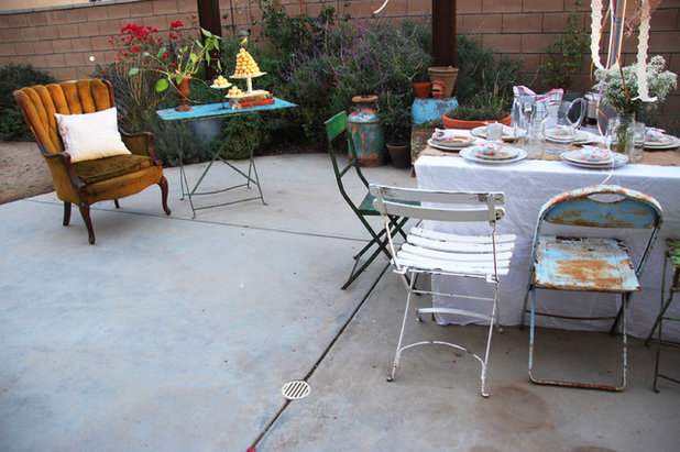 Eklektisk Uteplats HOUZZ Holiday Contest: A Pretty Backyard Party