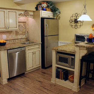 Chesley Knoll - Apartment Kitchen