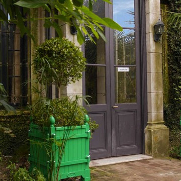 Versailles planter, Jardinier du Roi, French planters, orange tree planters Chat