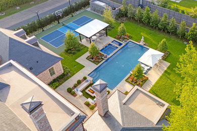Elegant home design photo in Dallas