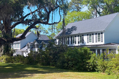 Exterior home photo in Charleston