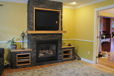 Example of a classic living room design in Vancouver