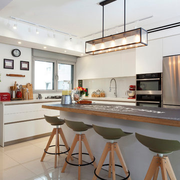4 bedroom apartment Tel aviv
