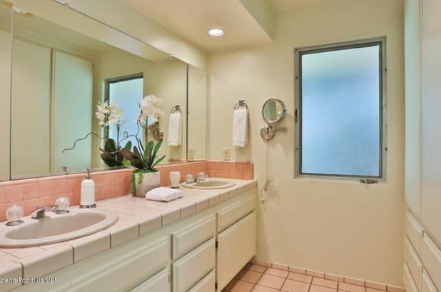 Bathroom of the Week:  A Spa-Like Feeling with Midcentury Notes
