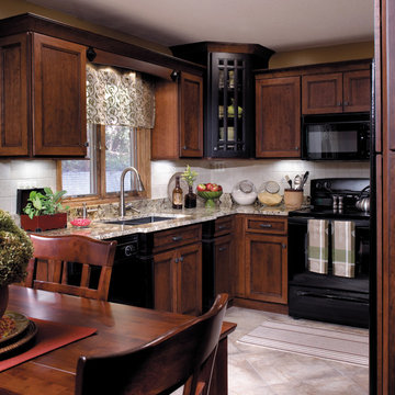StarMark Cabinetry Kitchen Remodel in two colors