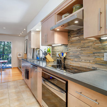 Kitchen Remodel with Quartz Counter Tops and Custom Cabinets
