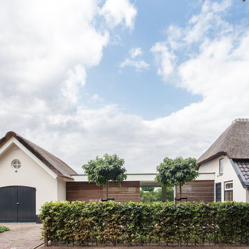connection between farmhouse and barn