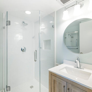 Transitional Small Bathroom Remodel / Alexandria, VA