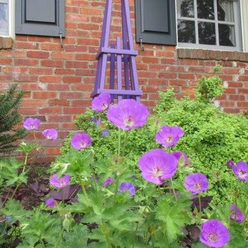 ACCENTS GIVE A LANDSCAPE PERSONALITY
