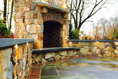 Example of a classic patio design in Philadelphia