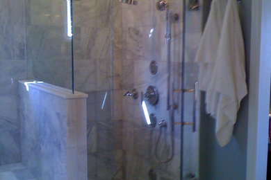ウィチタにあるコンテンポラリースタイルのおしゃれな浴室の写真