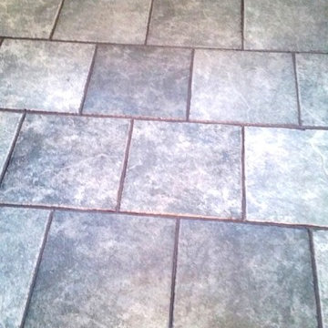 Grout Cleaning And Re-Colouring A Ceramic Tiled Floor In Canvey Island