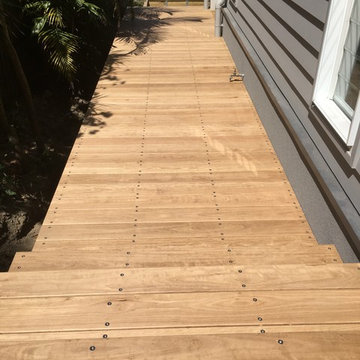 Bilgola side deck