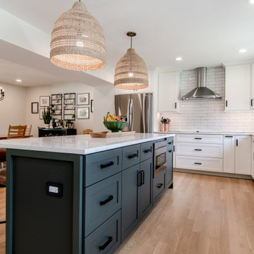 Custom Kitchen & Island in Naperville
