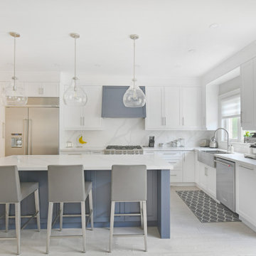Navy blue&white kitchen