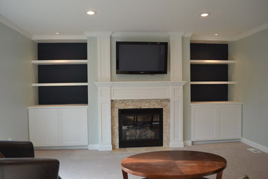 Transitional living room photo in Detroit