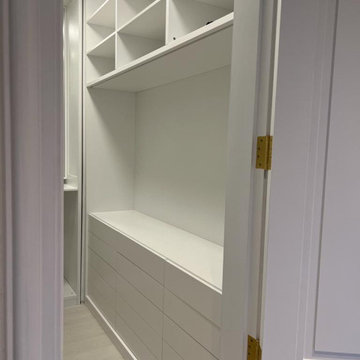 Elegance in Every Step: White Walk-In Closet Projects