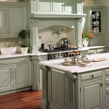 Plain & Fancy Custom Cabinetry