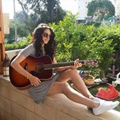 Emily Edris foto