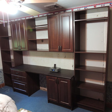 WALL UNITS FOR TEEN'S ROOM