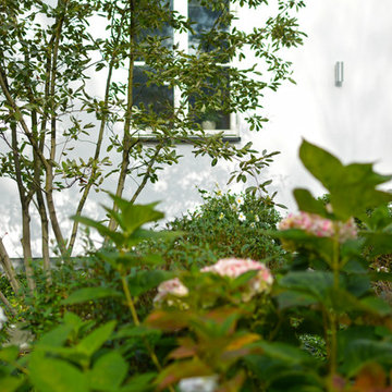 STOCKHOLM elegant och chic trädgård till villa signerad Pål Ross