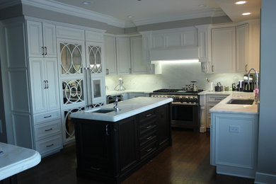 Example of a kitchen design in Chicago