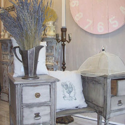 Rusty N'Chippy's Vintage Boutique - Home Decor