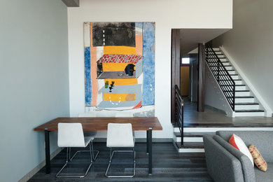 Minimalist living room photo in Los Angeles