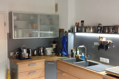 ケルンにあるコンテンポラリースタイルのおしゃれなキッチンの写真