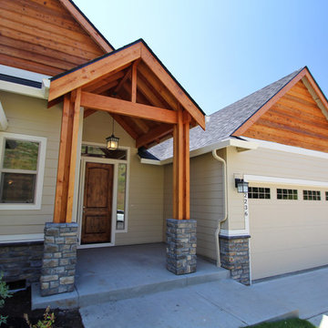 Covered Entryway - The Ridgeback - Craftsman Ranch with Daylight Basement