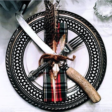 unique holiday table setting idea