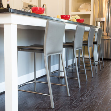 Sleek Contemporary Decor in Ashburn
