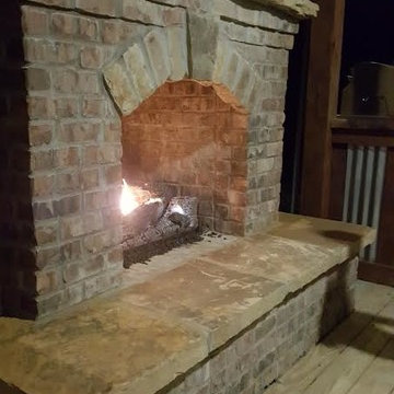 Outdoor Entertainment & Natural Pool