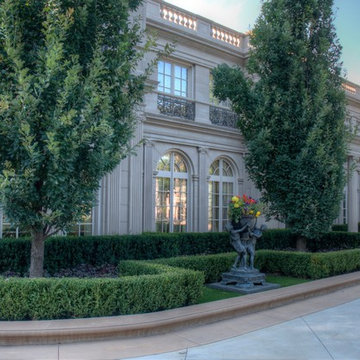 Elegant Lakeshore Living